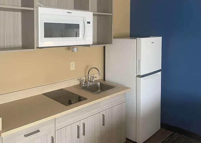 Suburban Elk Grove 4* Arlington Heights