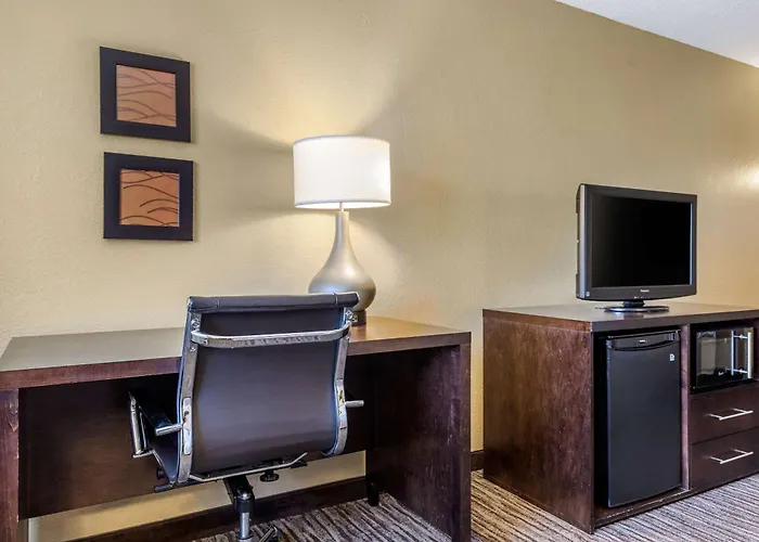 Suburban Elk Grove Hotel Arlington Heights