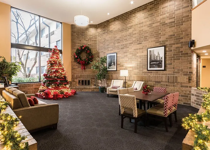 Hotel Suburban Elk Grove 4*