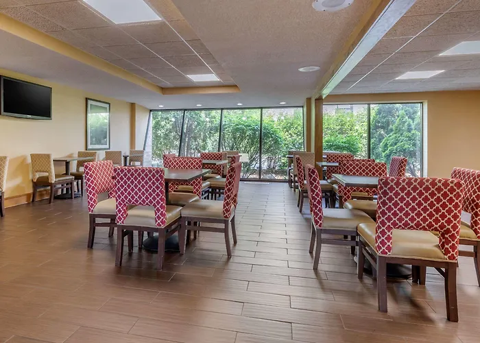 Hotel Suburban Elk Grove 4*