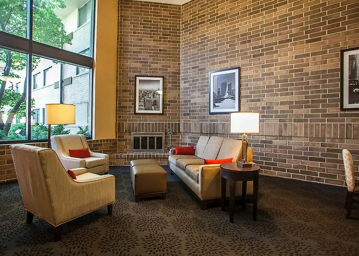 Suburban Elk Grove Hotel Arlington Heights